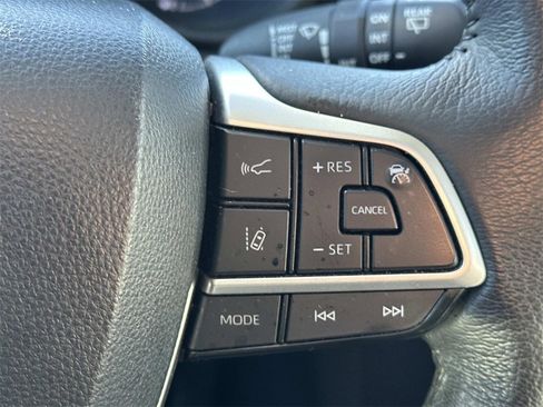 Used 2024 Toyota Sienna XLE image 24