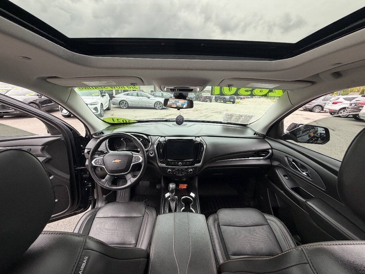 Used 2021 Chevrolet Traverse Premier w/ Redline Edition AWD/4WD image 17