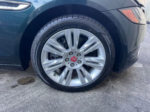 Used 2017 Jaguar XF Premium image 36