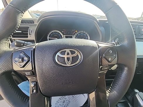 Used 2018 Toyota 4Runner TRD Off-Road Premium image 15