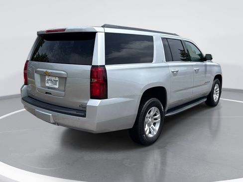 Used 2018 Chevrolet Suburban LT AWD/4WD image 8