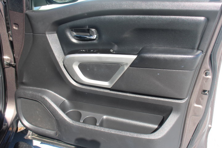 Used 2017 Nissan Titan SV RWD image 19