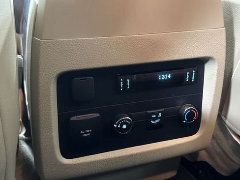 Used 2017 Ford Expedition XLT w/ Equipment Group 202A RWD image 28