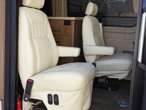 Used 2015 Mercedes-Benz Sprinter 3500 image 24