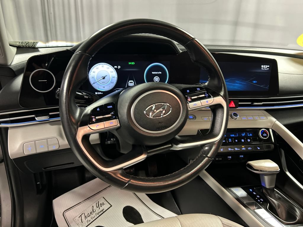 Used 2022 Hyundai Elantra Limited FWD image 13
