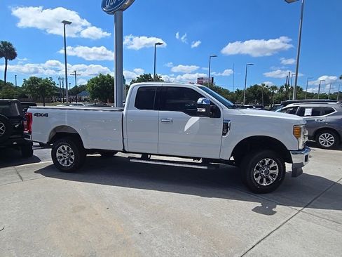 Used 2017 Ford F250 XLT w/ XLT Premium Package AWD/4WD image 1