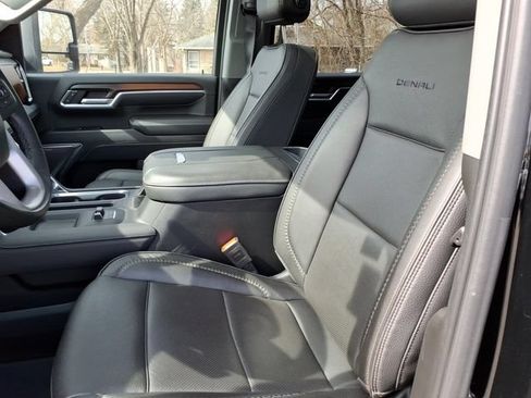 Used 2025 GMC Sierra 3500 Denali w/ Technology Package AWD/4WD image 18