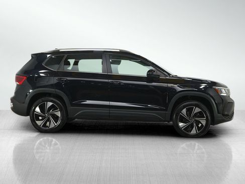 Used 2024 Volkswagen Taos SE AWD/4WD image 6