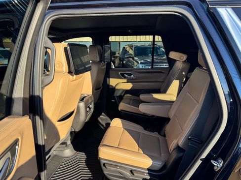 Used 2021 Chevrolet Tahoe Premier w/ Premium Package image 14