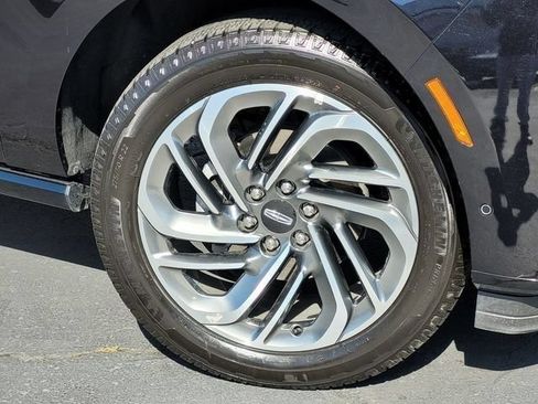 Certified 2025 Lincoln Navigator Reserve AWD/4WD image 38