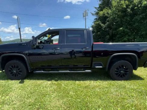 Used 2025 Chevrolet Silverado 2500 LTZ w/ Trail Boss Package AWD/4WD image 5