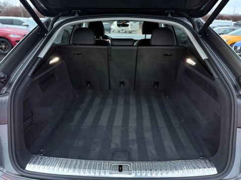 Used 2019 Audi Q8 Premium Plus w/ Premium Plus image 14