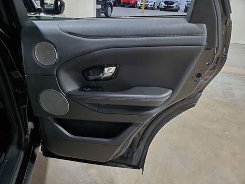 Used 2017 Land Rover Range Rover Evoque SE Premium image 22