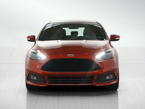 Used 2018 Ford Focus ST w/ Equipment Group 402A FWD image 8