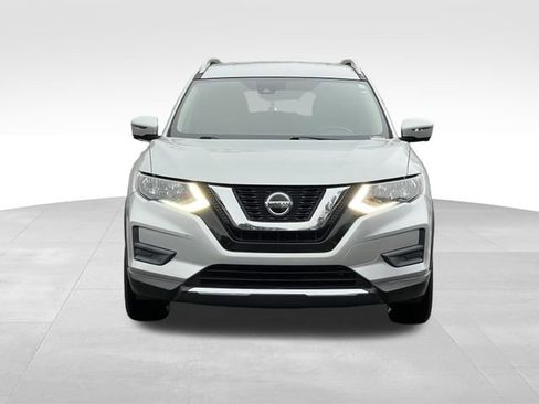 Used 2019 Nissan Rogue SV w/ Premium Package image 8