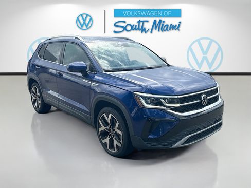 Certified 2022 Volkswagen Taos SEL w/ Panoramic Sunroof Package AWD/4WD image 1