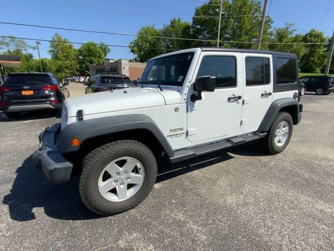 Used 2015 Jeep Wrangler Unlimited Sport w/ Quick Order Package 24S AWD/4WD image 4