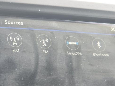 Used 2019 Chevrolet Equinox LT FWD image 4