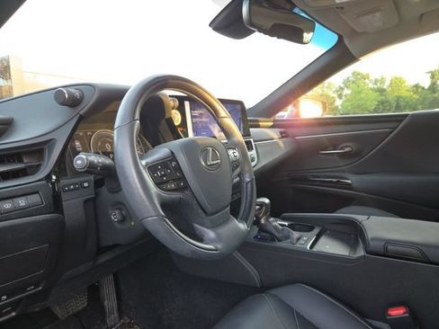 Used 2023 Lexus ES 300h Ultra Luxury w/ Accessory Package (Z2) FWD image 7
