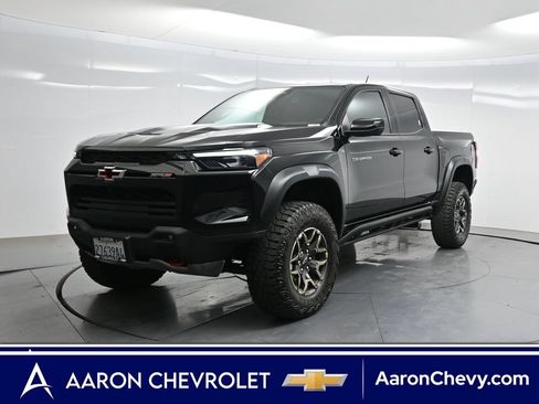 Used 2024 Chevrolet Colorado ZR2 w/ ZR2 Convenience Package III AWD/4WD image 1