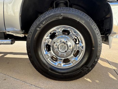 Used 2015 Ford F350 XLT w/ XLT Premium Package image 30