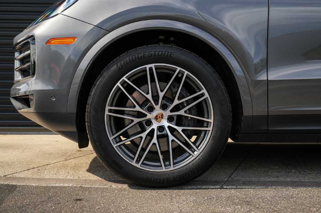 Certified 2026 Porsche Cayenne AWD/4WD image 11