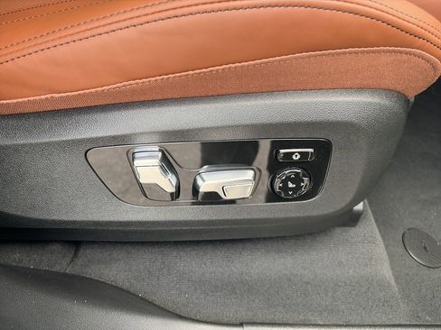Certified 2023 BMW X7 xDrive40i AWD/4WD image 39