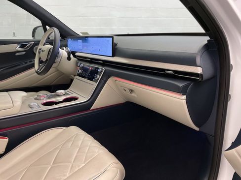 Used 2025 Genesis GV80 3.5T Prestige image 27