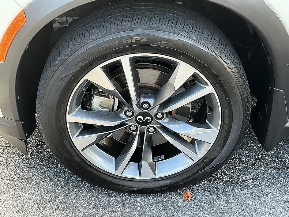 Used 2025 INFINITI QX60 Luxe FWD image 8