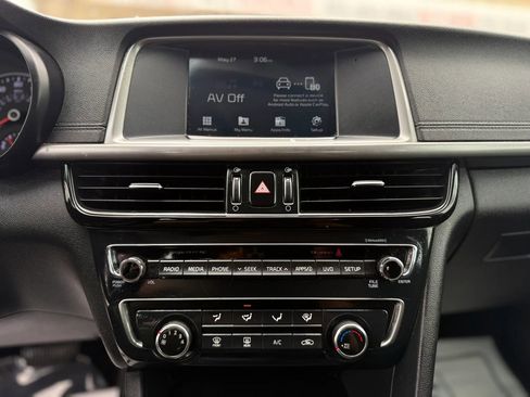 Used 2018 Kia Optima LX FWD image 20