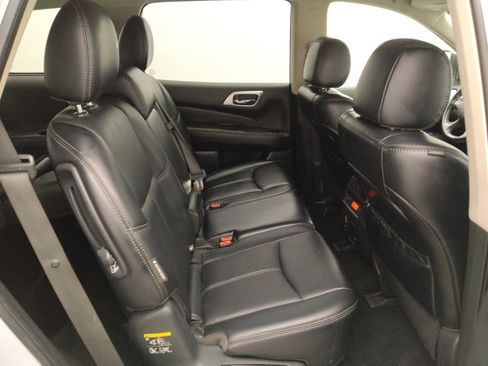 Used 2018 Nissan Pathfinder SL AWD/4WD image 19
