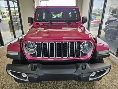 Used 2024 Jeep Wrangler Unlimited Sahara AWD/4WD image 6