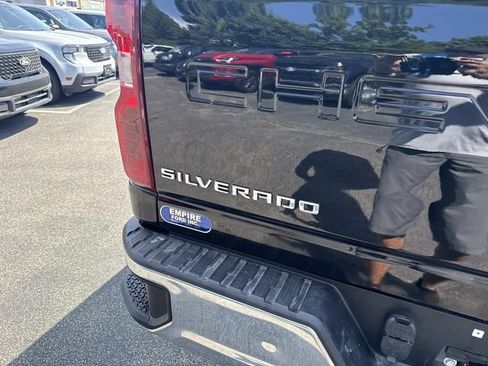 Used 2025 Chevrolet Silverado 2500 LT w/ Convenience Package AWD/4WD image 5