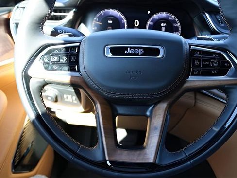 New 2025 Jeep Grand Cherokee Summit image 20
