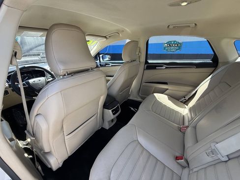 Used 2016 Ford Fusion SE w/ Equipment Group 502A FWD image 11