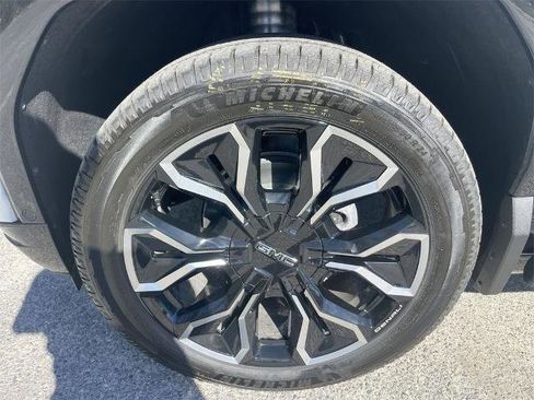 New 2025 GMC Sierra EV Denali image 32