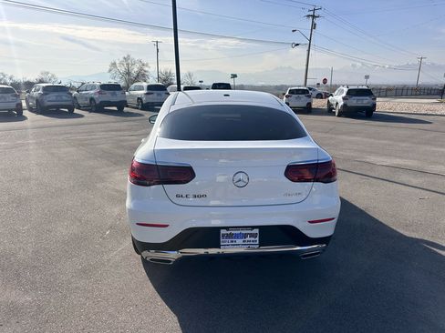 Used 2023 Mercedes-Benz GLC 300 4MATIC Coupe image 9