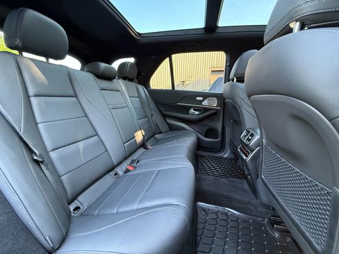 Used 2025 Mercedes-Benz GLE 450 4MATIC image 18