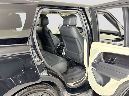 Used 2024 Land Rover Range Rover SE image 24