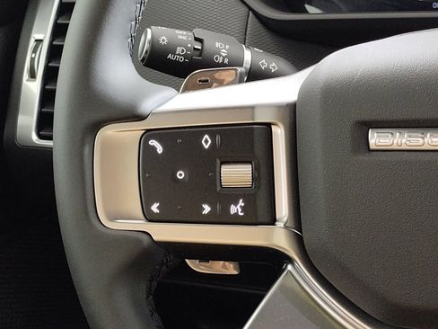 Certified 2025 Land Rover Discovery Dynamic SE image 15