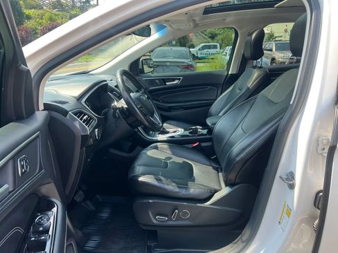 Used 2017 Ford Edge Titanium w/ Equipment Group 302A AWD/4WD image 27