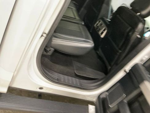 Used 2018 Ford F150 Lariat w/ Trailer Tow Package image 17