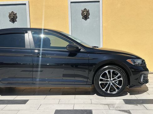 Used 2023 Volkswagen Jetta Sport image 8