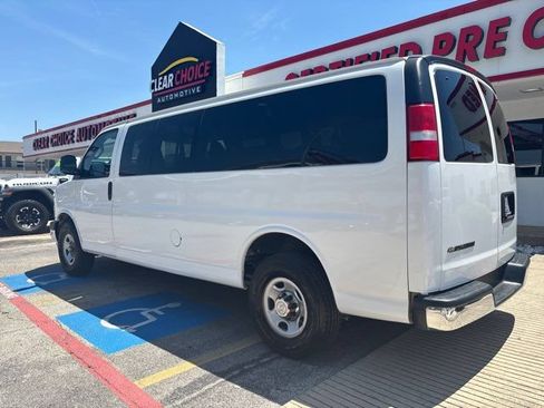 Used 2020 Chevrolet Express 3500 LT w/ LT Preferred Equipment Group RWD image 4