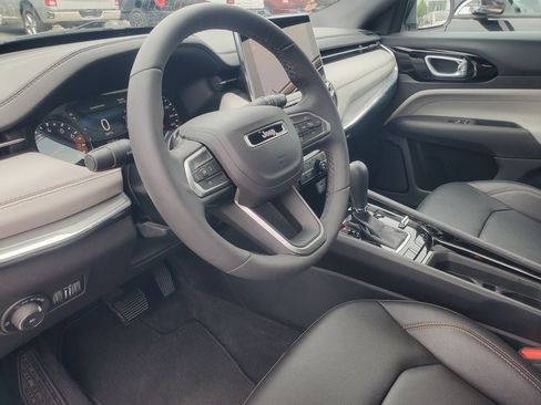 Used 2024 Jeep Compass Limited AWD/4WD image 10