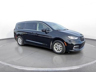 Used 2024 Chrysler Pacifica Touring-L FWD video 2