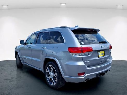 Used 2019 Jeep Grand Cherokee Overland AWD/4WD image 14