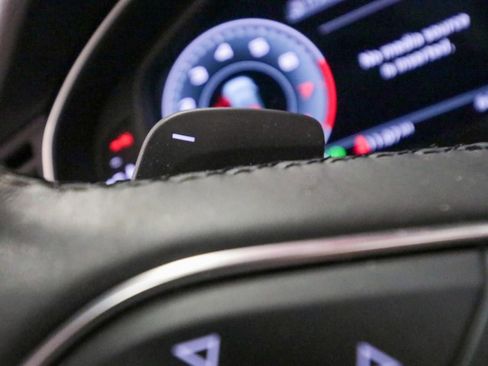 Used 2022 Audi Q8 Premium Plus image 23