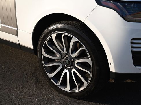 Used 2019 Land Rover Range Rover Supercharged image 9