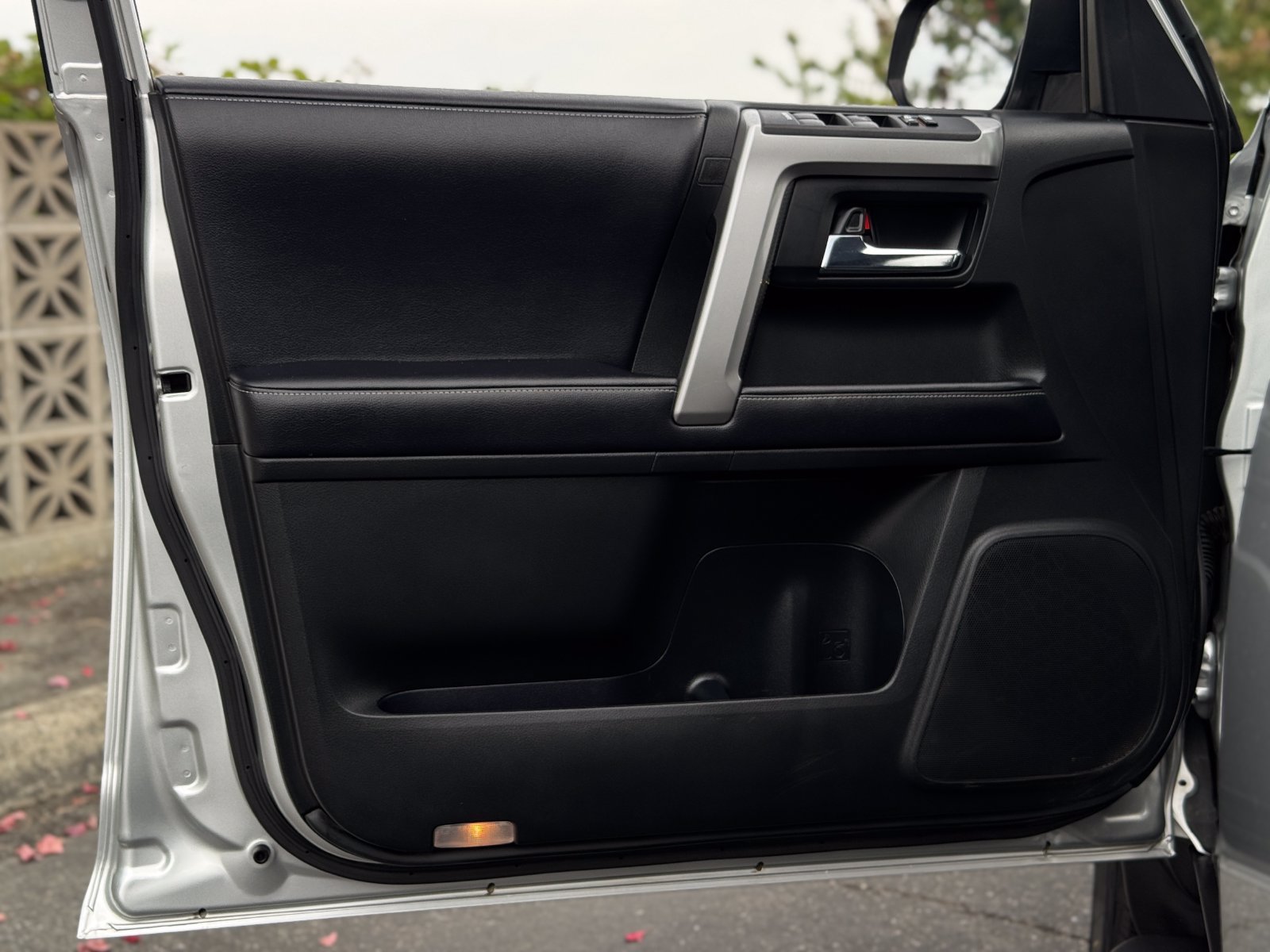 Used 2019 Toyota 4Runner SR5 AWD/4WD image 12